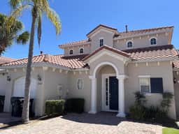 Ideally located courtyard villa (329641)