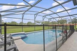 Stunning Family-Friendly Home (400995)