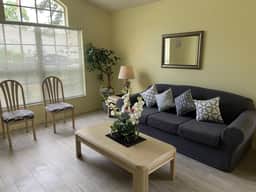 Ideal location on a golf complex (343830)
