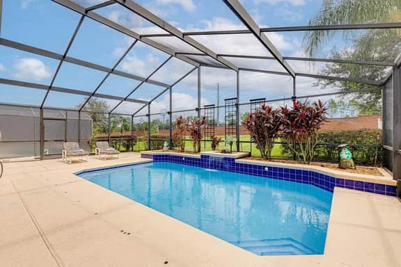 Stunning 3 bed former model home (329656)