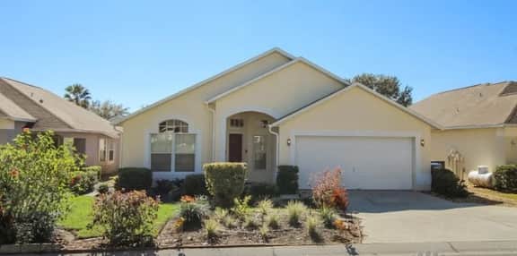 Ideal location on a golf complex (343830)